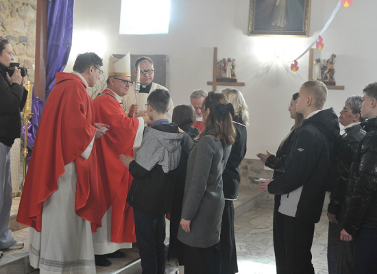 Fotoreportaż z bierzmowania oraz wizytacji 2026 - abp. Wiesław Śmigiel 